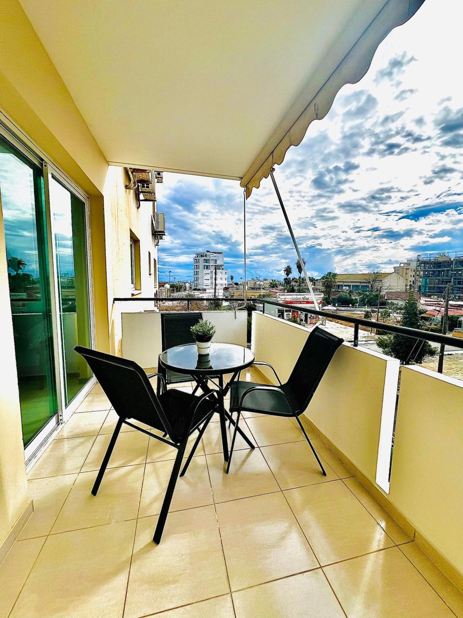 Mackenzie 11 Apartment Larnaca Exterior photo
